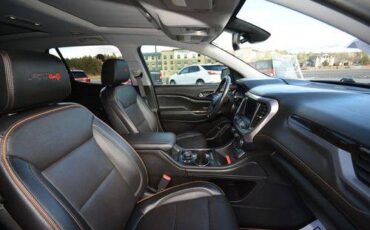 Gmc-Acadia-at4-2021-grey-8