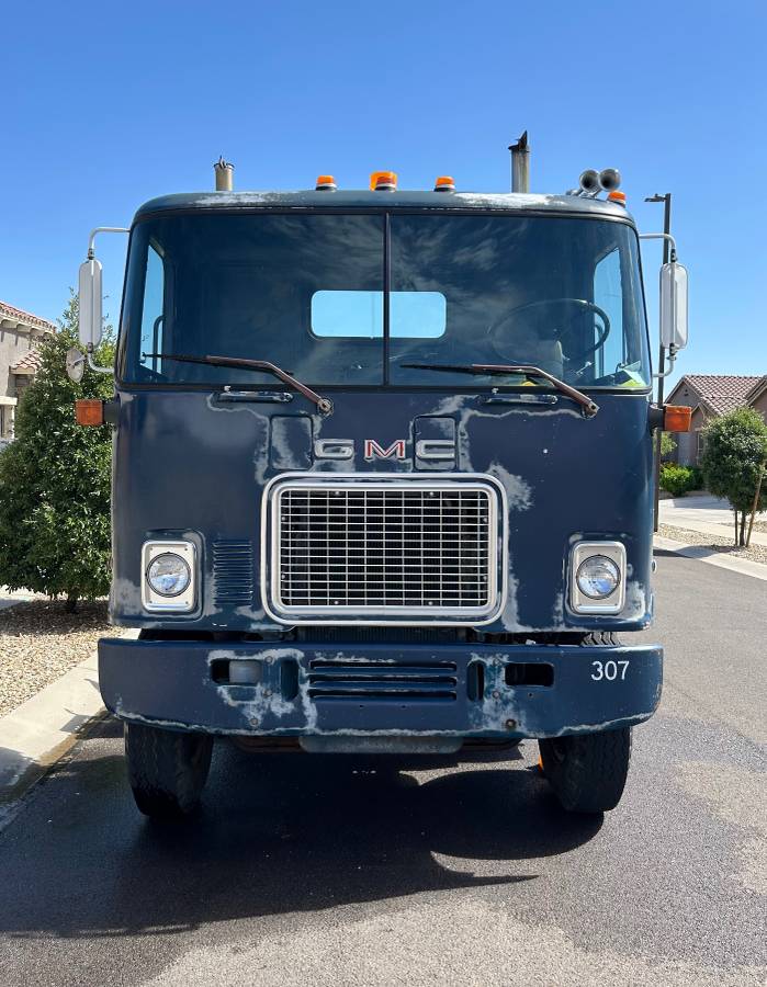 Gmc-Astro-95-diesel-1979-blue-1