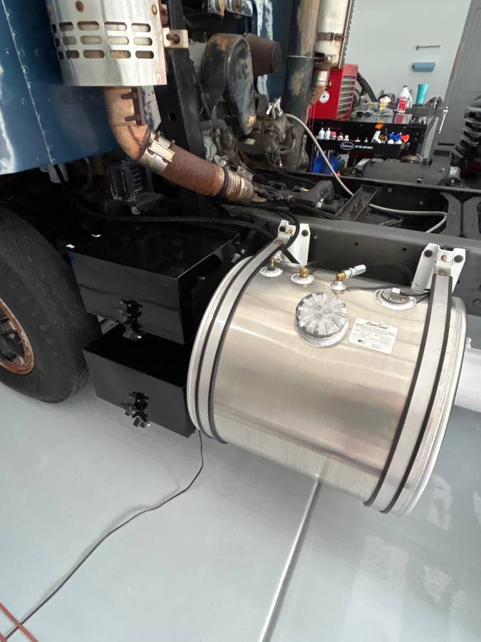 Gmc-Astro-95-diesel-1979-blue-10