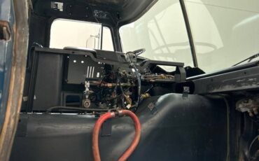 Gmc-Astro-95-diesel-1979-blue-13