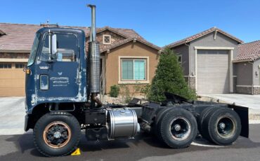 Gmc-Astro-95-diesel-1979-blue-2