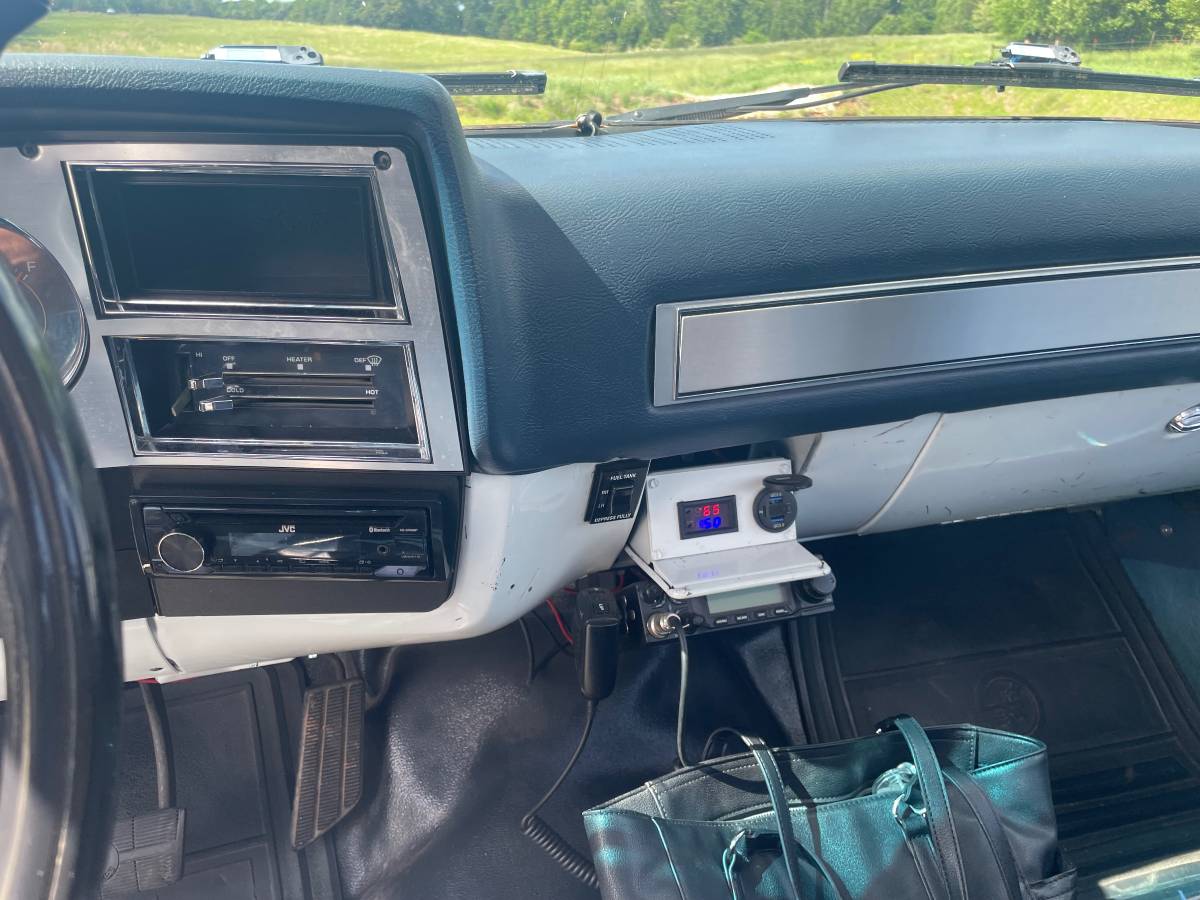 Gmc-C3500-1985-white-11