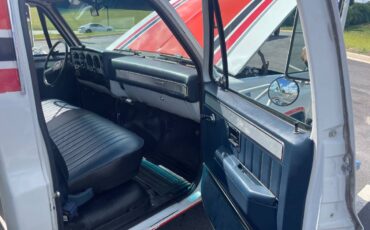 Gmc-C3500-1985-white-17