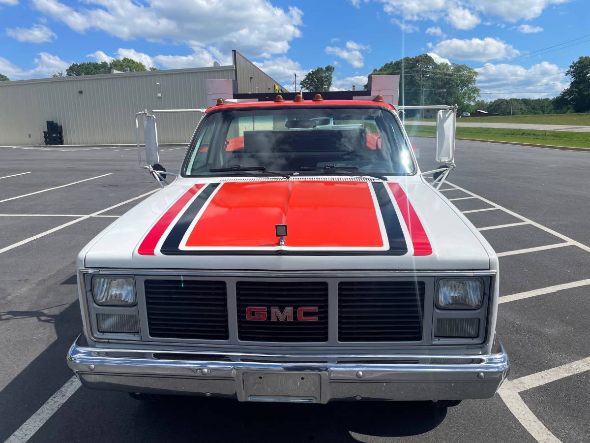 Gmc-C3500-1985-white