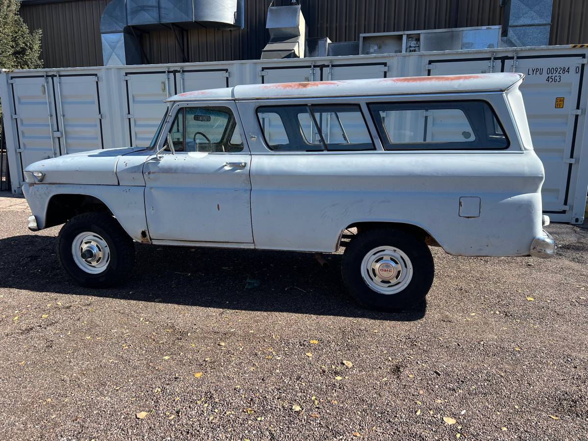 Gmc-Carryall-1960-grey