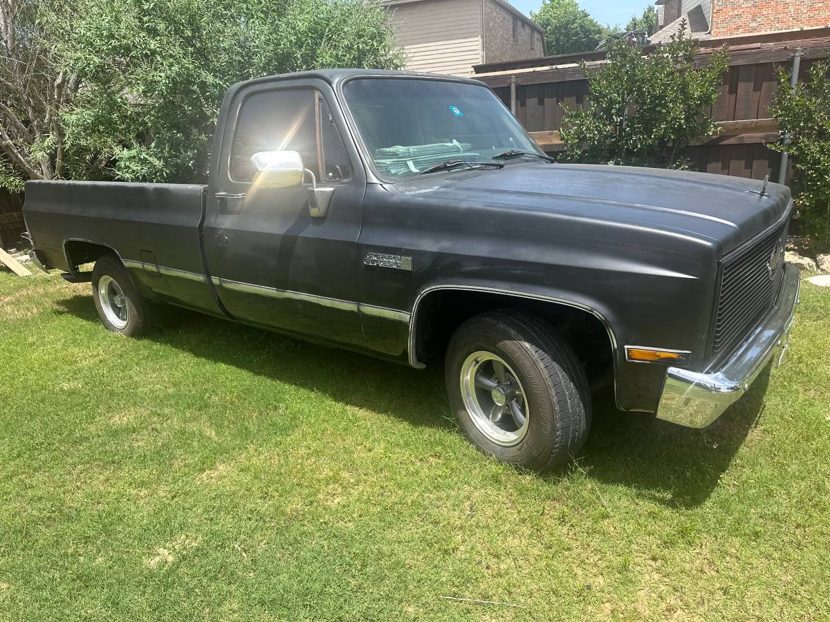 Gmc-Ck-pickup-12-ton-nominalmc-1986-black-1