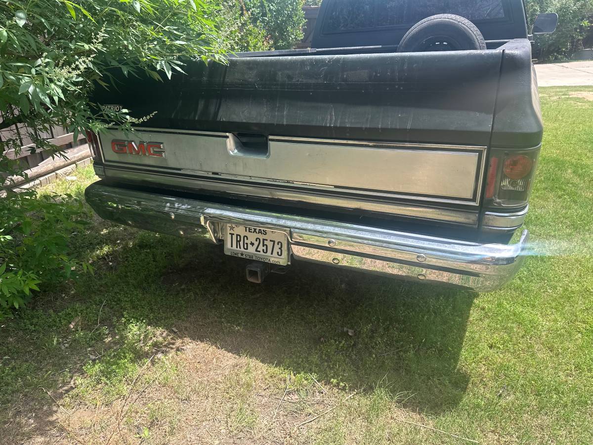 Gmc-Ck-pickup-12-ton-nominalmc-1986-black-10