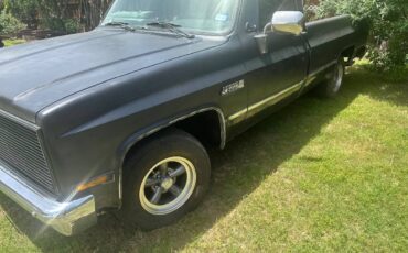 Gmc-Ck-pickup-12-ton-nominalmc-1986-black