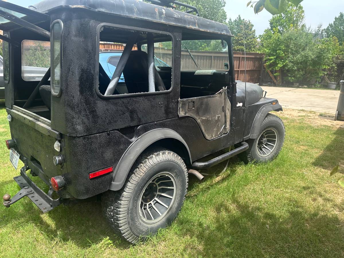 Gmc-Ck-pickup-12-ton-nominalmc-1986-black-9
