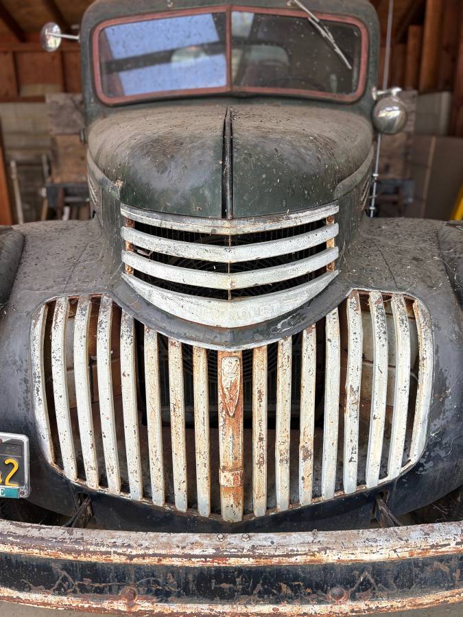 Gmc-Flatbed-1946-grey-1