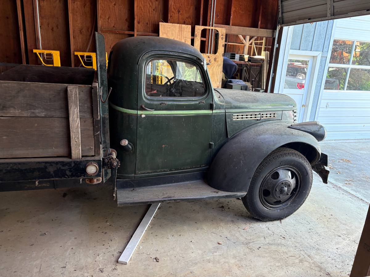 Gmc-Flatbed-1946-grey-7