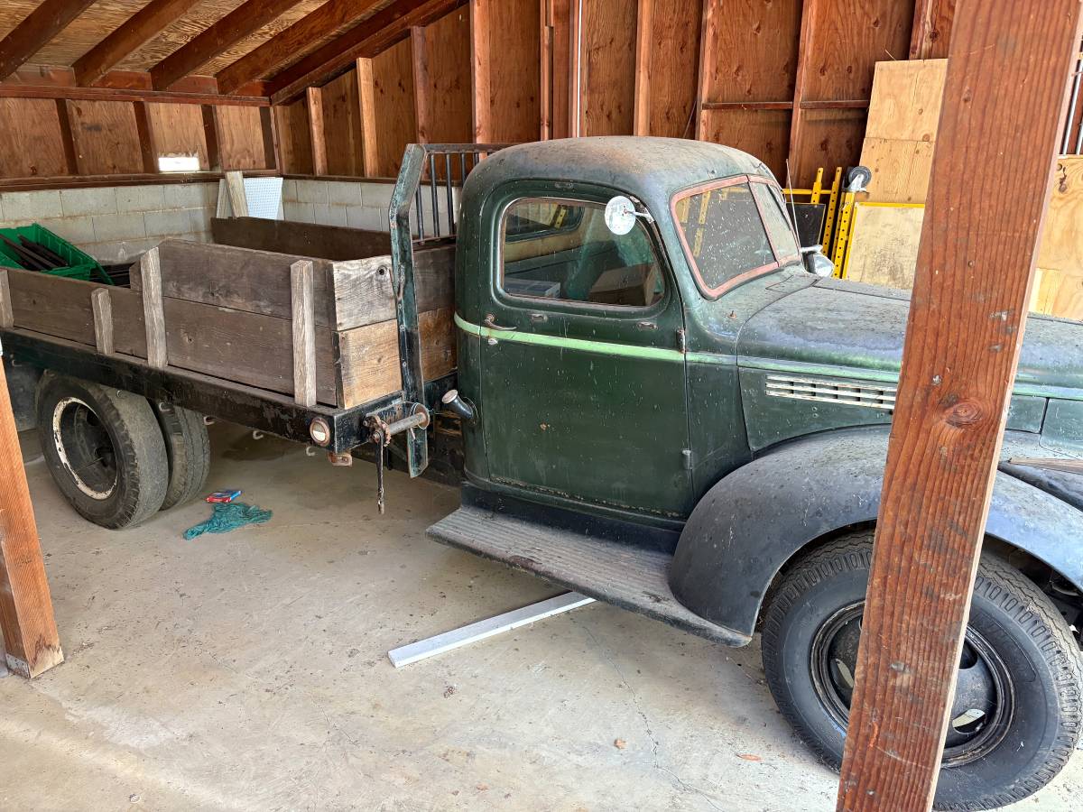 Gmc-Flatbed-1946-grey