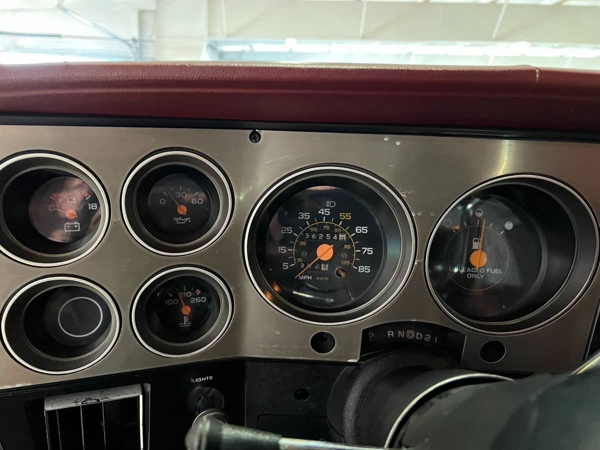 Gmc-Jimmy-12-ton-nominal-1988-black-12