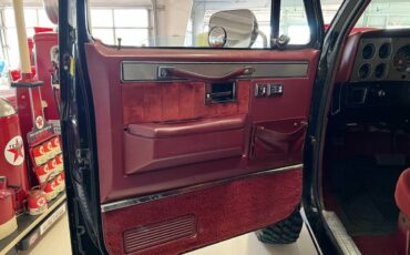 Gmc-Jimmy-12-ton-nominal-1988-black-8