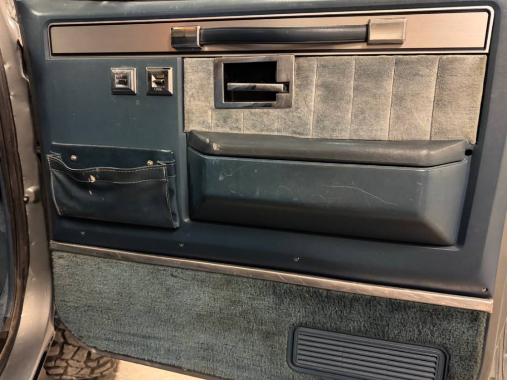 Gmc-K30-sierra-classic-1987-9