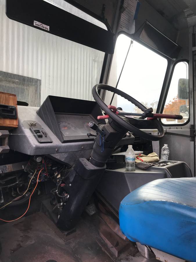Gmc-P3500-step-van-1995-white-4