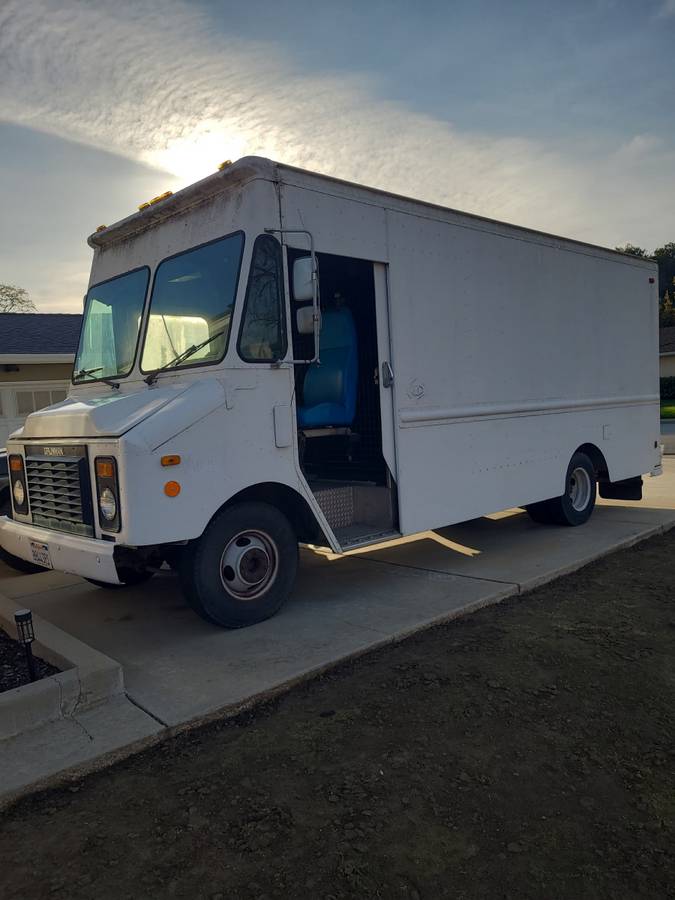 Gmc-P3500-step-van-1995-white