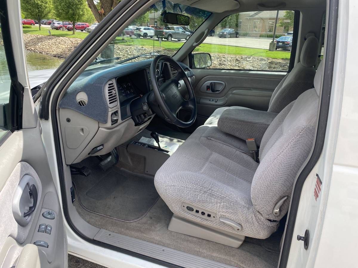 Gmc-Sierra-1500-1995-white-13