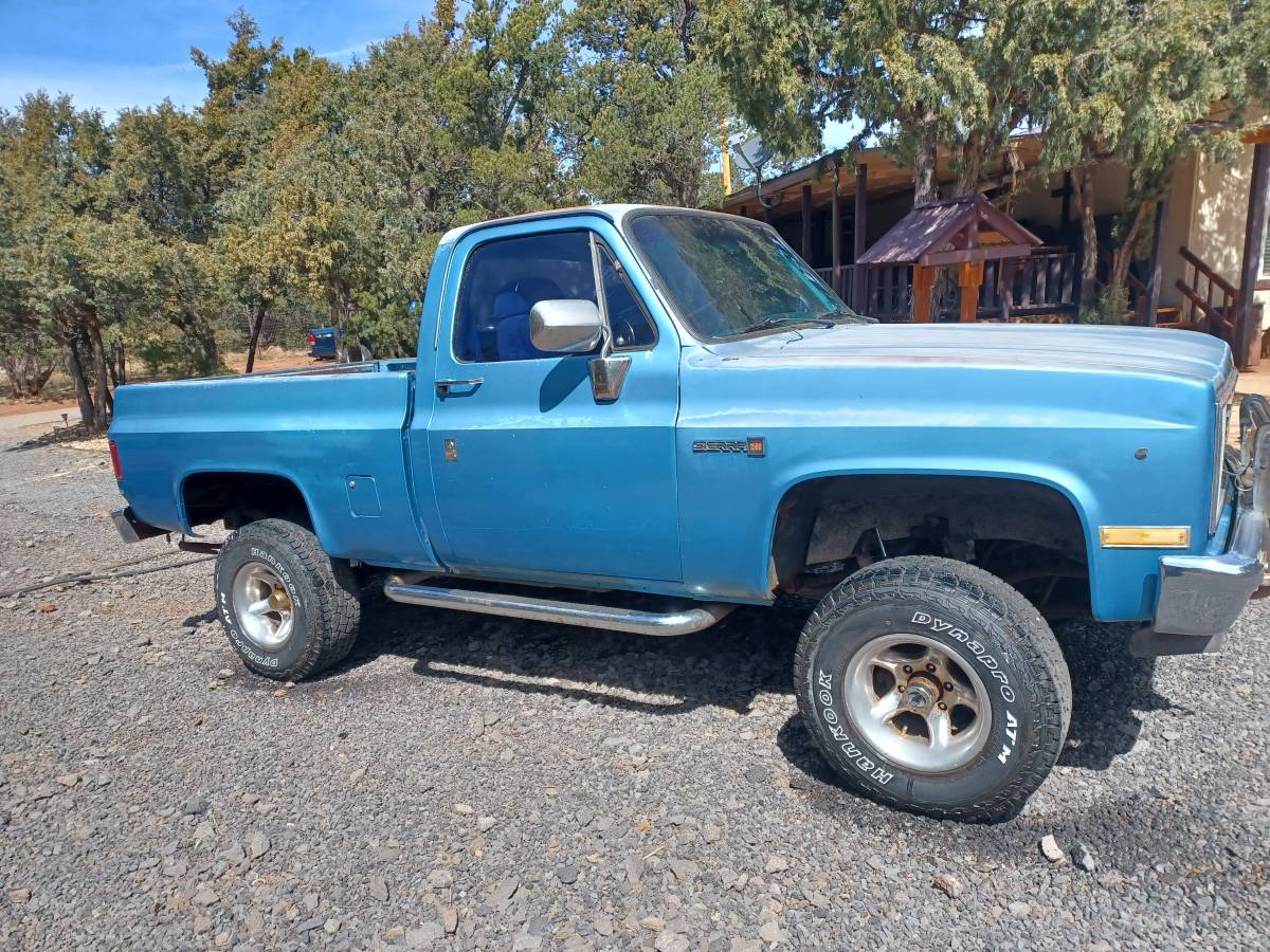 Gmc-Sierra-1986-blue-7