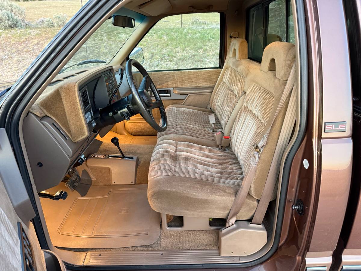 Gmc-Sierra-2500-1994-brown-16