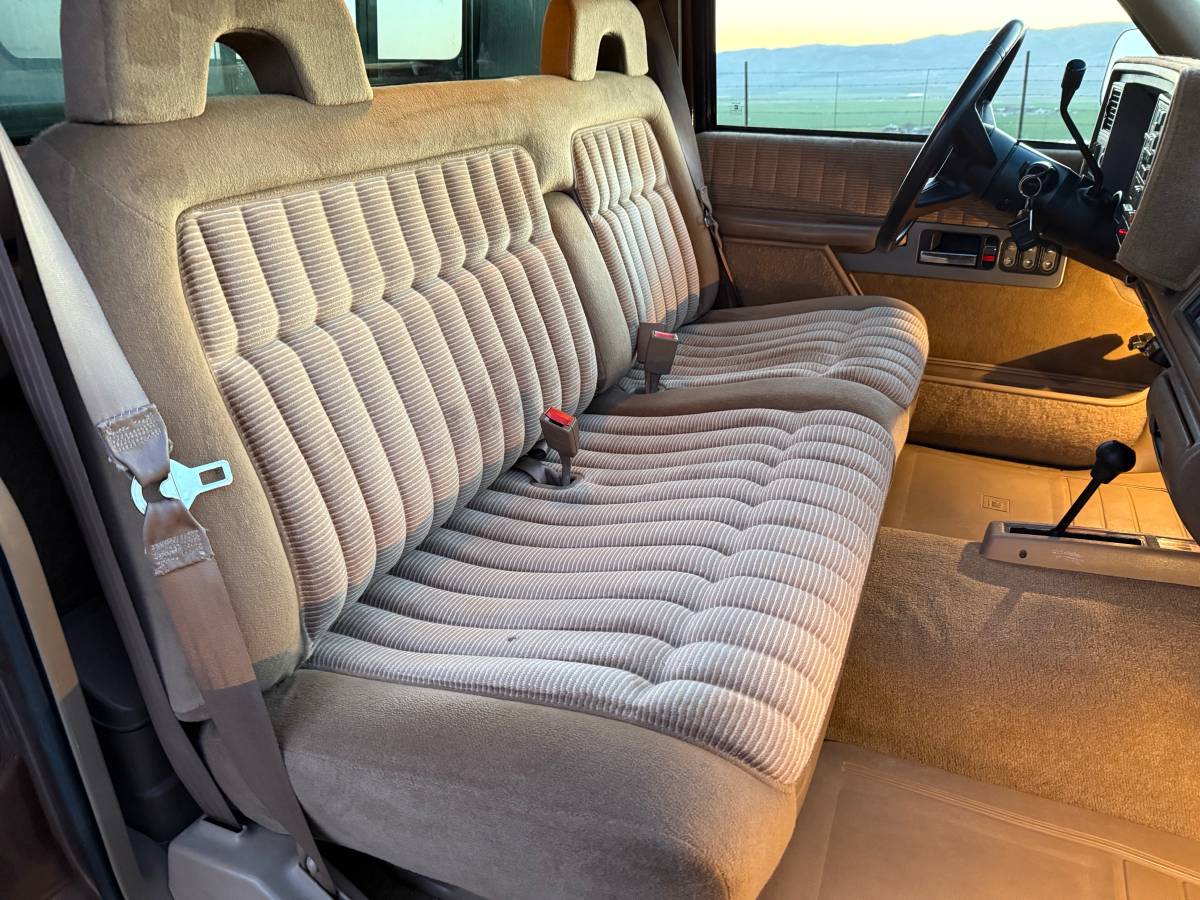 Gmc-Sierra-2500-1994-brown-18