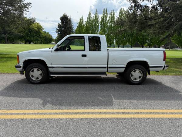 Gmc-Sierra-2500hd-1992-white-2