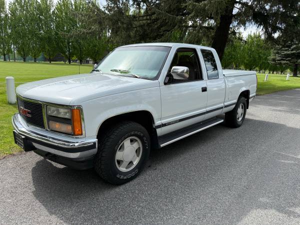 Gmc-Sierra-2500hd-1992-white-3