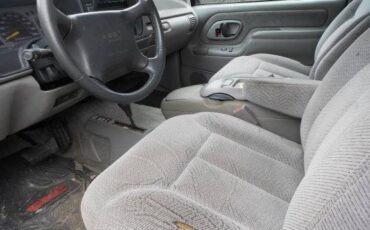 Gmc-Sierra-34-ton-nominal-1995-red-16