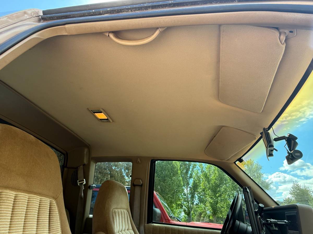 Gmc-Sierra-k1500-1994-brown-14