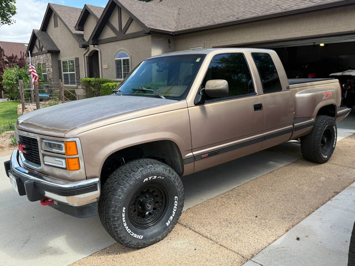 Gmc-Sierra-k1500-1994-brown