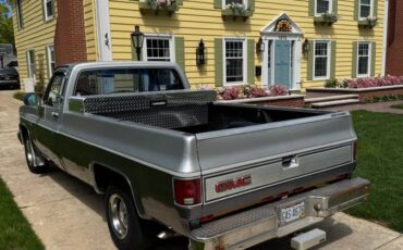 Gmc-Sierra.-classic-pickuptruck-1985-silver-1