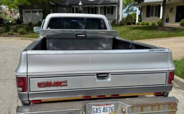 Gmc-Sierra.-classic-pickuptruck-1985-silver-4