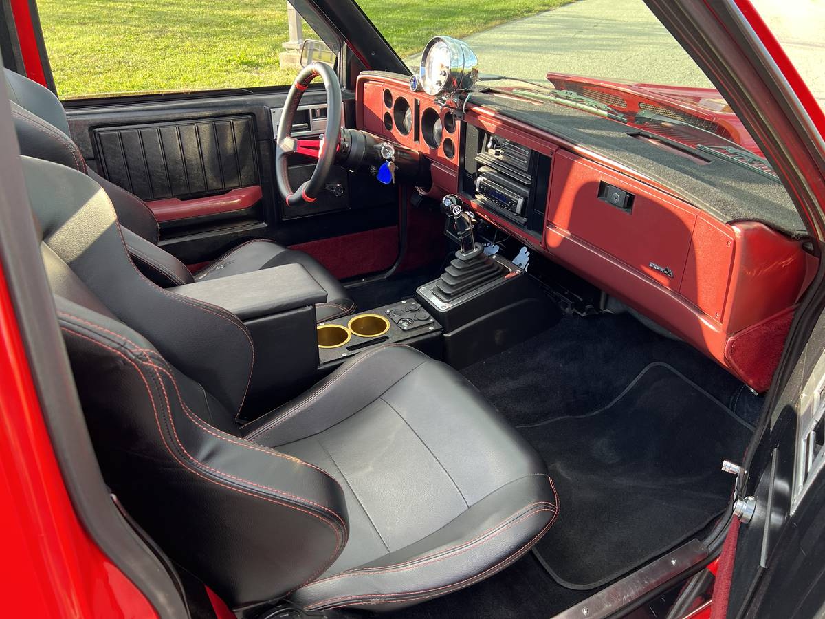 Gmc-Sonoma-1982-11