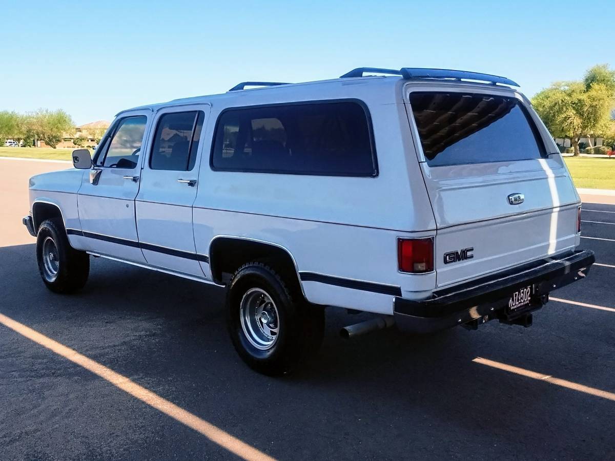 Gmc-Suburban-1500-4x4-1989-white-3