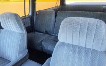 Gmc-Suburban-1500-4x4-1989-white-5