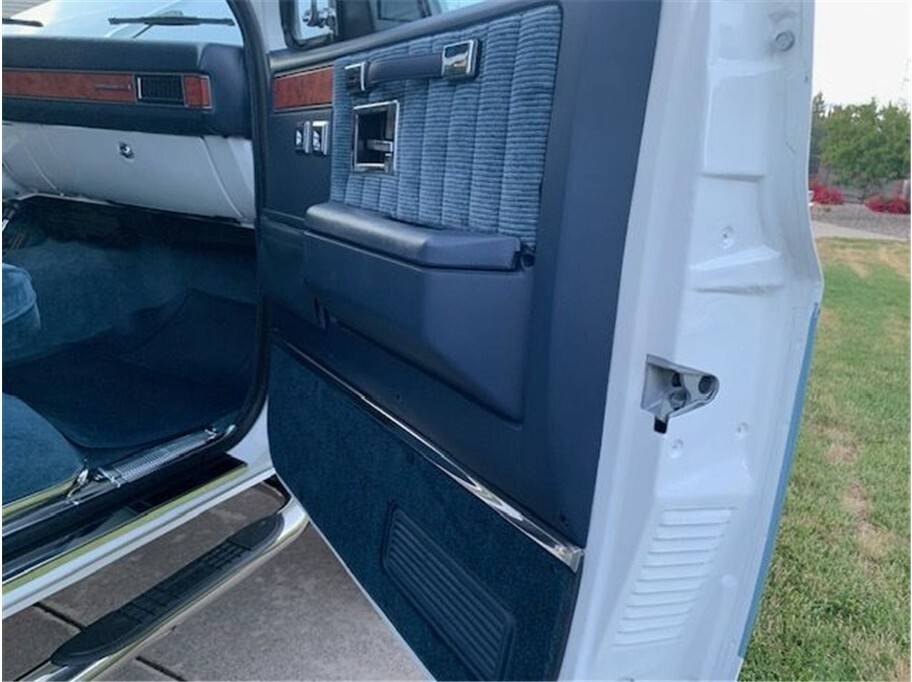 Gmc-Suburban-1991-21