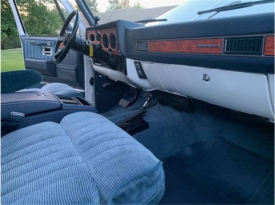 Gmc-Suburban-1991-23