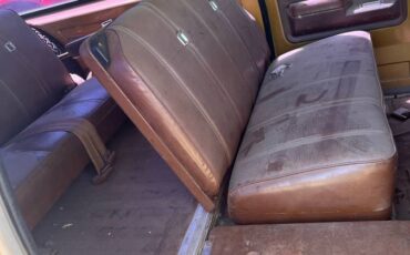 Gmc-Suburban-2500-1976-blue-5