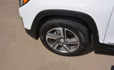 Gmc-Terrain-diesel-2018-white-14