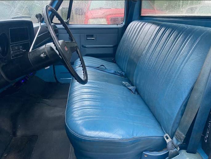 Gmc-quotsquare-bodyquot-pickup-1983-blue-10