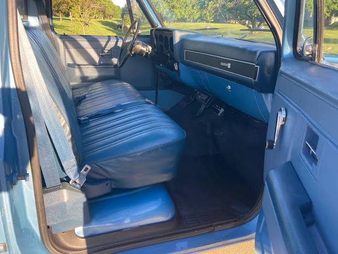 Gmc-quotsquare-bodyquot-pickup-1983-blue-11