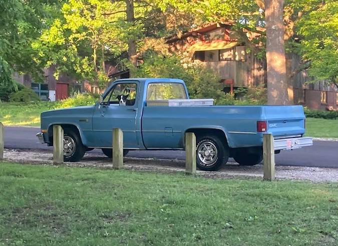 Gmc-quotsquare-bodyquot-pickup-1983-blue-14
