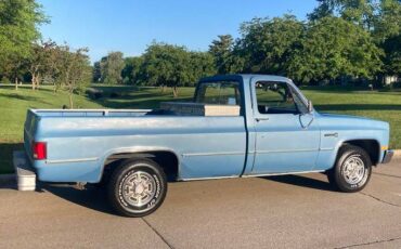 Gmc-quotsquare-bodyquot-pickup-1983-blue-7