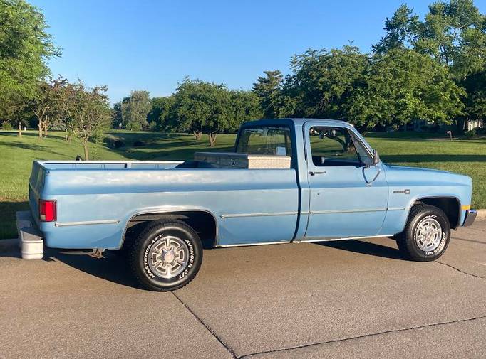 Gmc-quotsquare-bodyquot-pickup-1983-blue-7