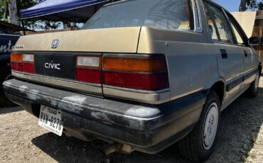 Honda-Civic-1986-Sedan-18