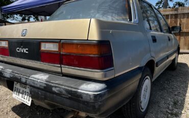 Honda-Civic-1986-Sedan-26