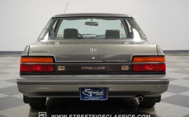 Honda-Prelude-1985-Coupe-10