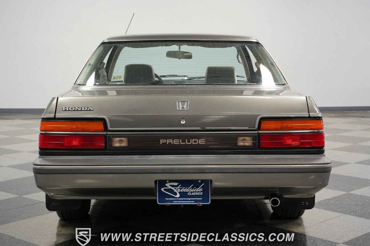 Honda-Prelude-1985-Coupe-10