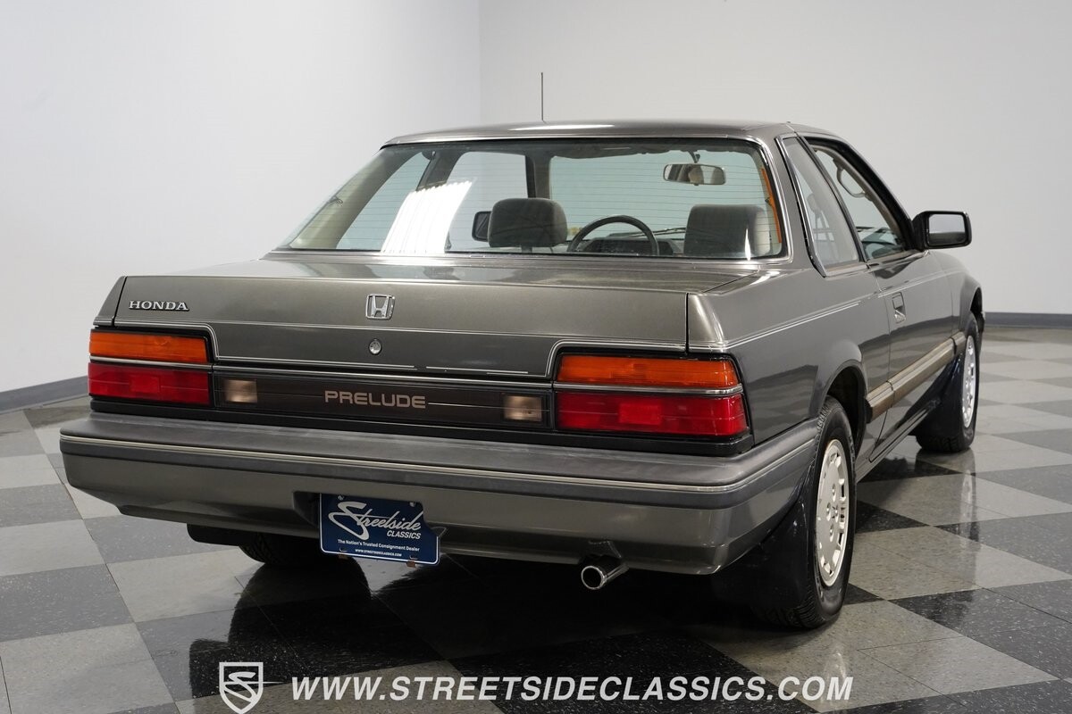 Honda-Prelude-1985-Coupe-11