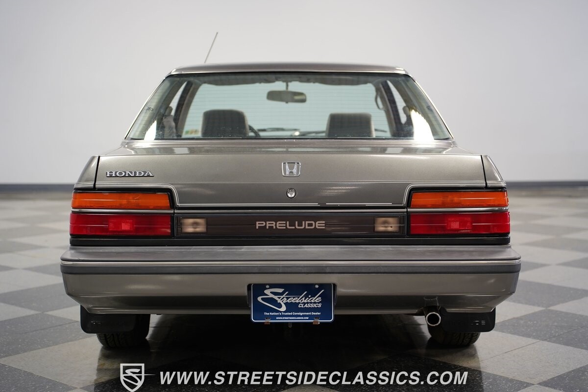 Honda-Prelude-1985-Coupe-25